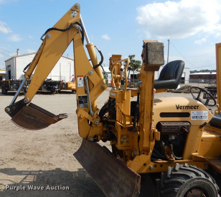 image for item FU9552 2004 Vermeer RT450 trencher