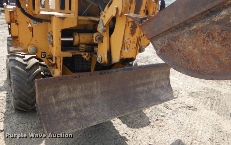 image for item FU9552 2004 Vermeer RT450 trencher