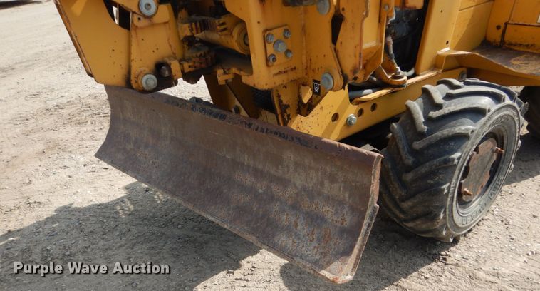 image for item FU9552 2004 Vermeer RT450 trencher