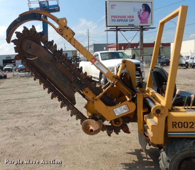 image for item FU9552 2004 Vermeer RT450 trencher