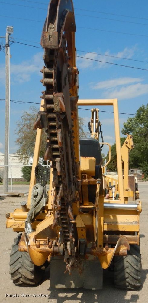 image for item FU9552 2004 Vermeer RT450 trencher