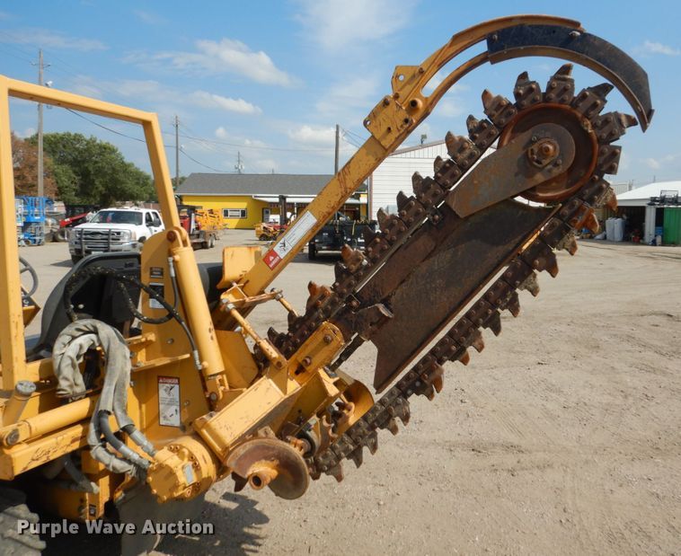 image for item FU9552 2004 Vermeer RT450 trencher