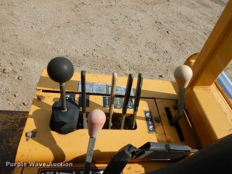 image for item FU9552 2004 Vermeer RT450 trencher