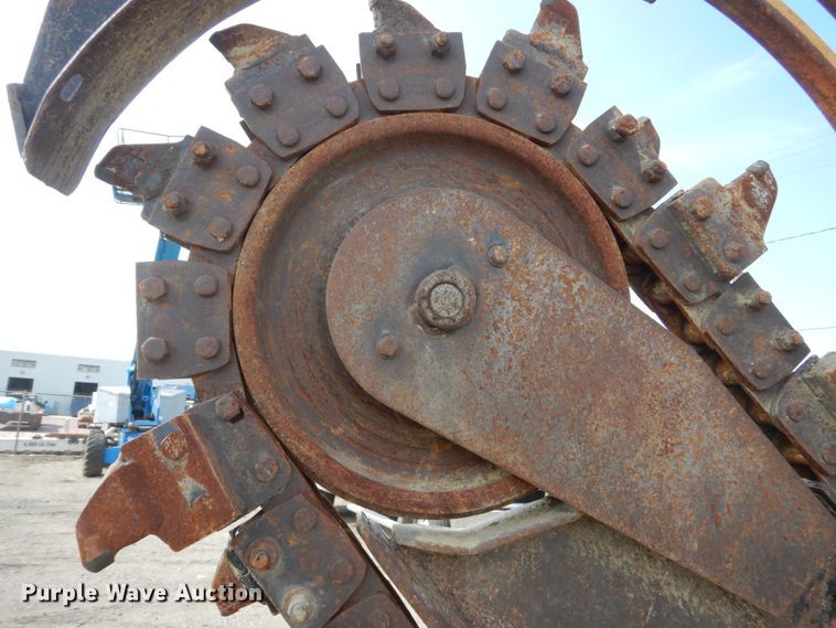 image for item FU9552 2004 Vermeer RT450 trencher