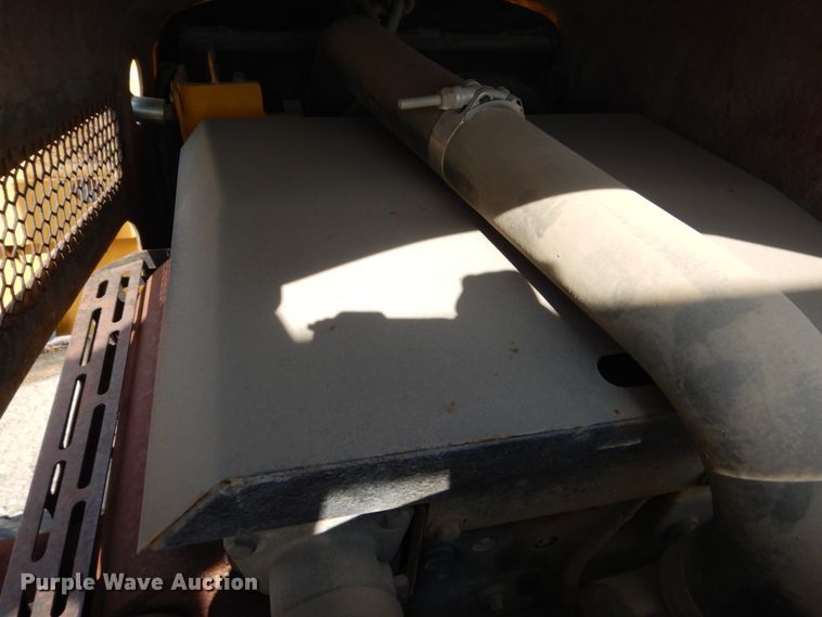 image for item FU9552 2004 Vermeer RT450 trencher