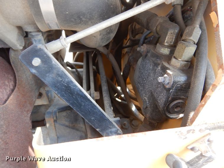 image for item FU9552 2004 Vermeer RT450 trencher