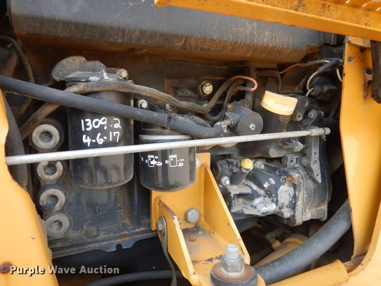 image for item FU9552 2004 Vermeer RT450 trencher