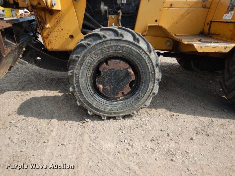 image for item FU9552 2004 Vermeer RT450 trencher