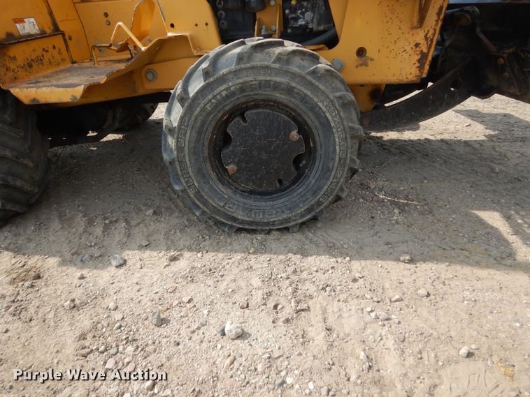 image for item FU9552 2004 Vermeer RT450 trencher