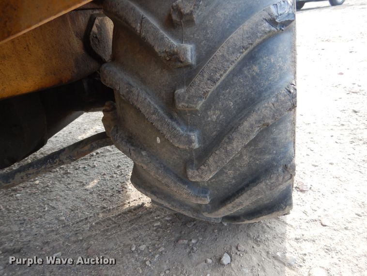 image for item FU9552 2004 Vermeer RT450 trencher