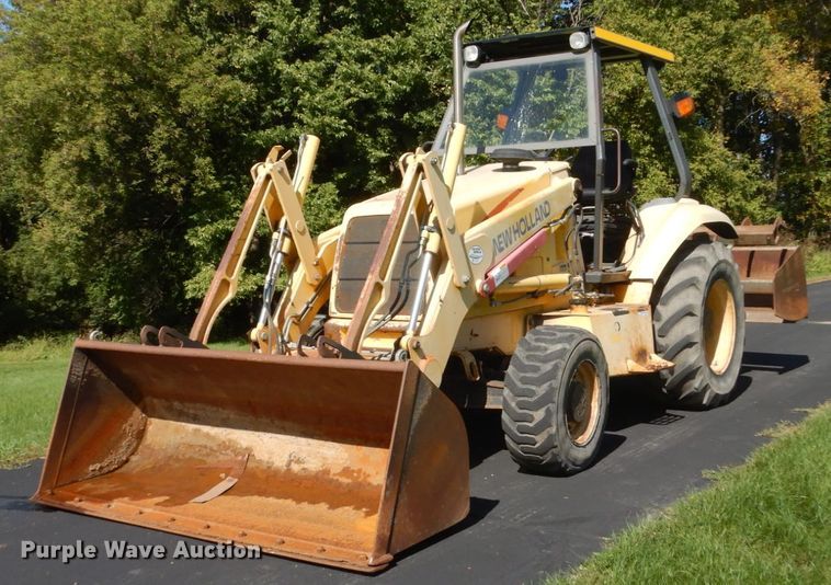 image for item FU9555 2003 New Holland LV80 landscape tractor