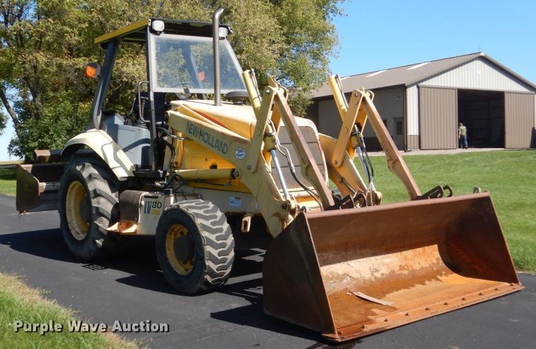 image for item FU9555 2003 New Holland LV80 landscape tractor