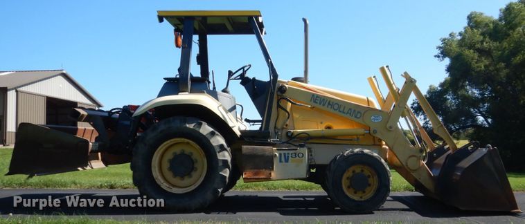 image for item FU9555 2003 New Holland LV80 landscape tractor
