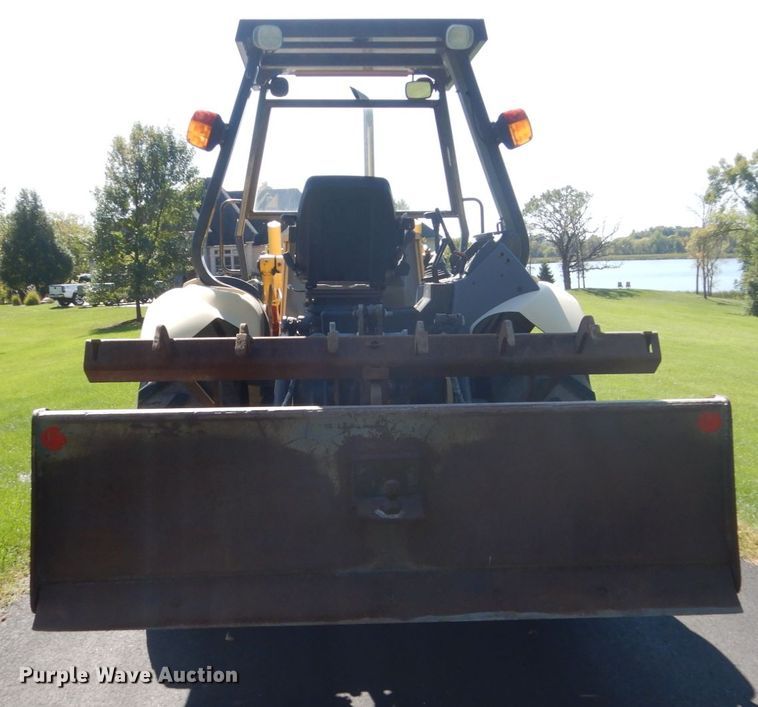 image for item FU9555 2003 New Holland LV80 landscape tractor