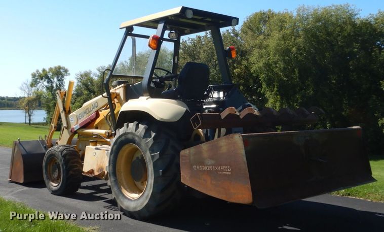 image for item FU9555 2003 New Holland LV80 landscape tractor