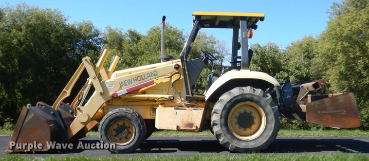 image for item FU9555 2003 New Holland LV80 landscape tractor