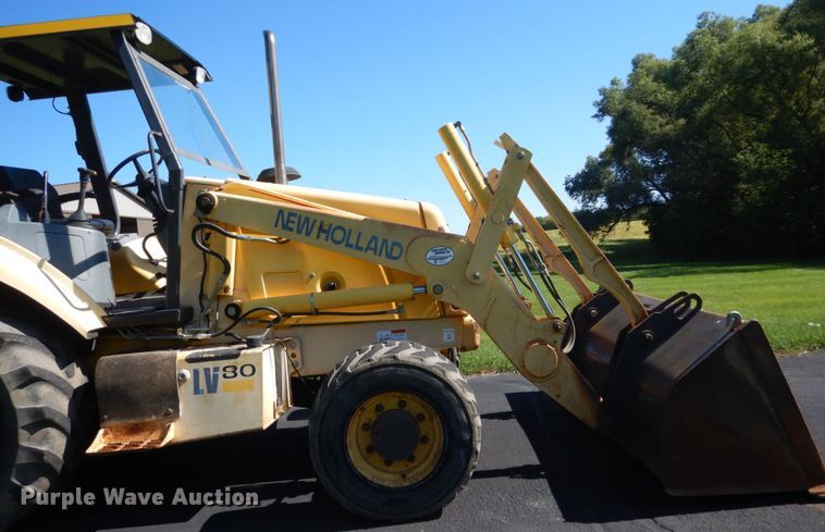 image for item FU9555 2003 New Holland LV80 landscape tractor