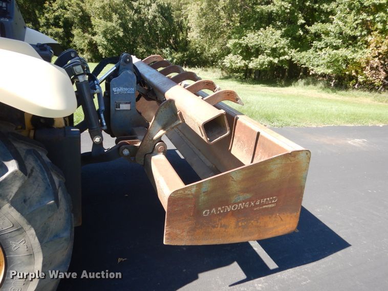 image for item FU9555 2003 New Holland LV80 landscape tractor