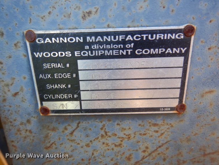 image for item FU9555 2003 New Holland LV80 landscape tractor