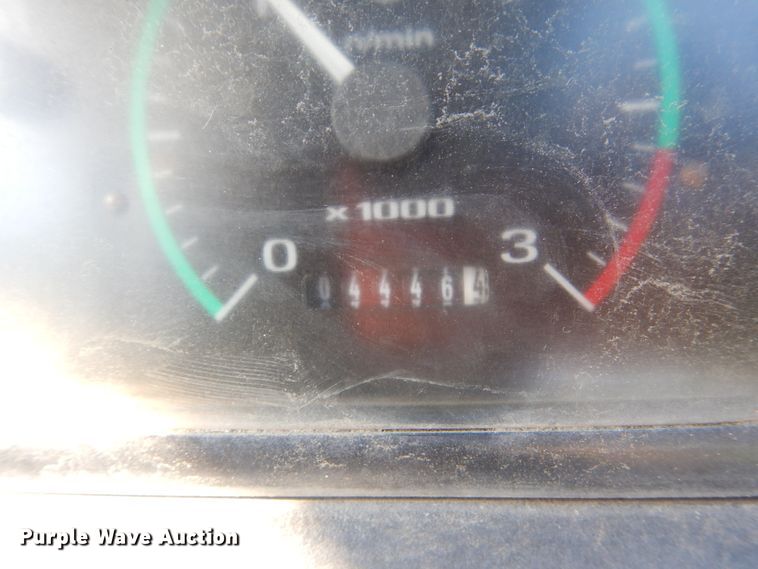 image for item FU9555 2003 New Holland LV80 landscape tractor