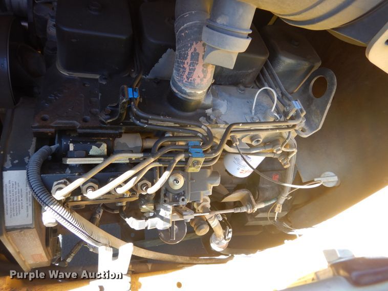 image for item FU9555 2003 New Holland LV80 landscape tractor