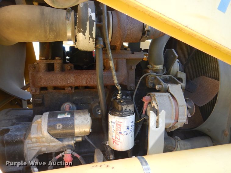 image for item FU9555 2003 New Holland LV80 landscape tractor