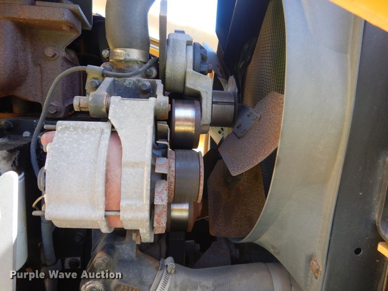 image for item FU9555 2003 New Holland LV80 landscape tractor