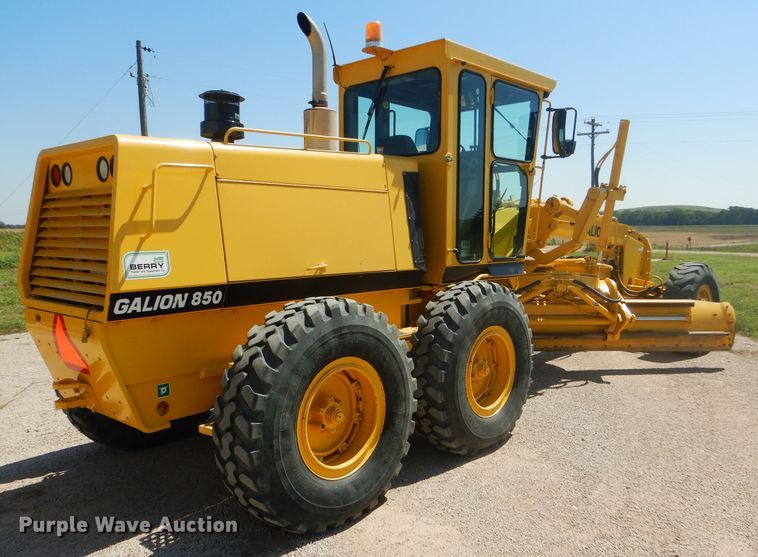 image for item GH9739 2002 Galion 850C motor grader