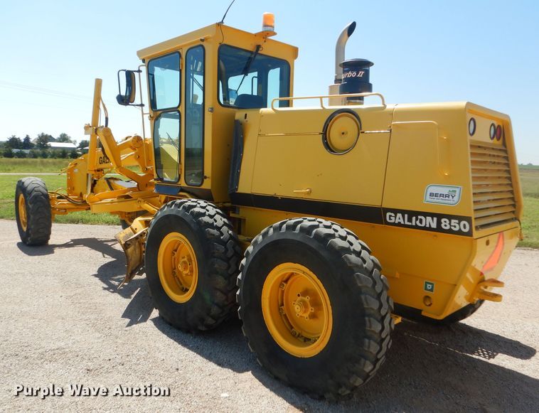 image for item GH9739 2002 Galion 850C motor grader