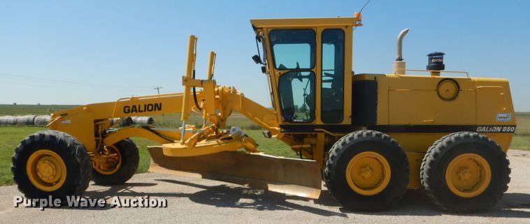 image for item GH9739 2002 Galion 850C motor grader