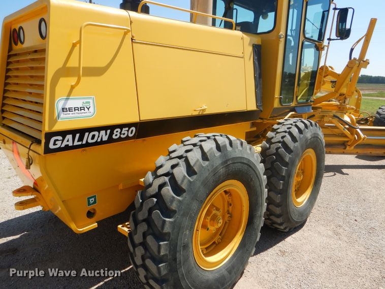 image for item GH9739 2002 Galion 850C motor grader