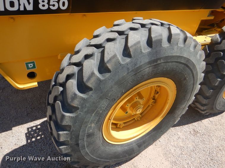 image for item GH9739 2002 Galion 850C motor grader