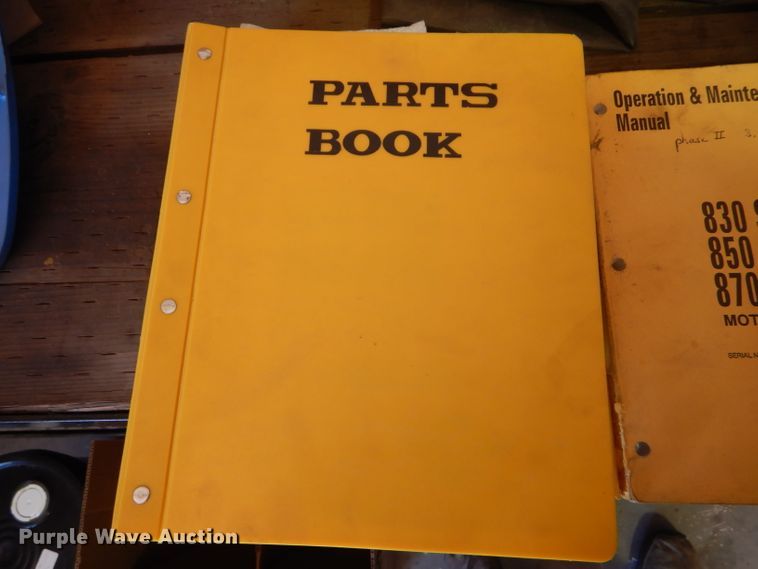 image for item GH9739 2002 Galion 850C motor grader