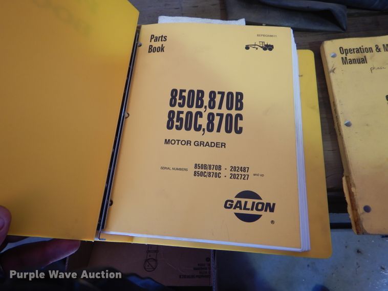 image for item GH9739 2002 Galion 850C motor grader