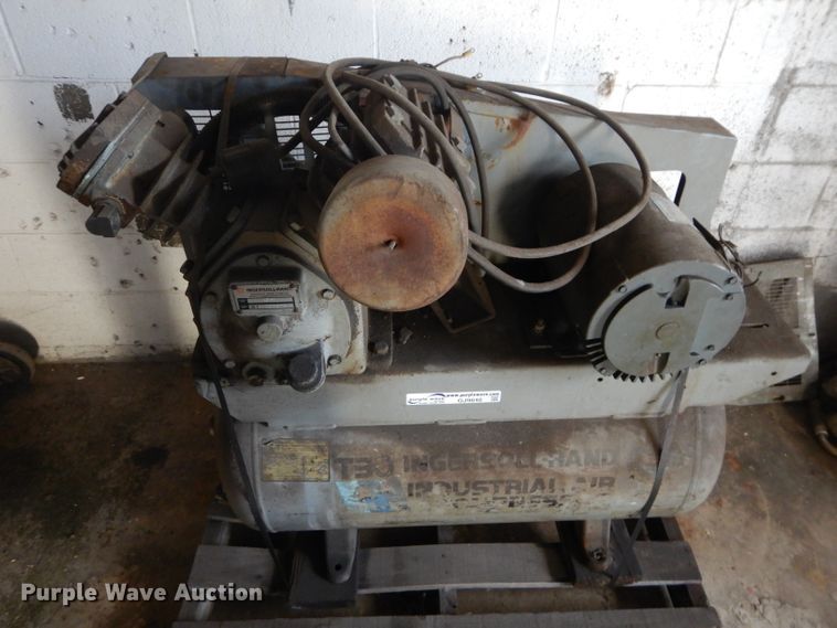 image for item GJ9848 Ingersoll Rand 10FGT air compressor