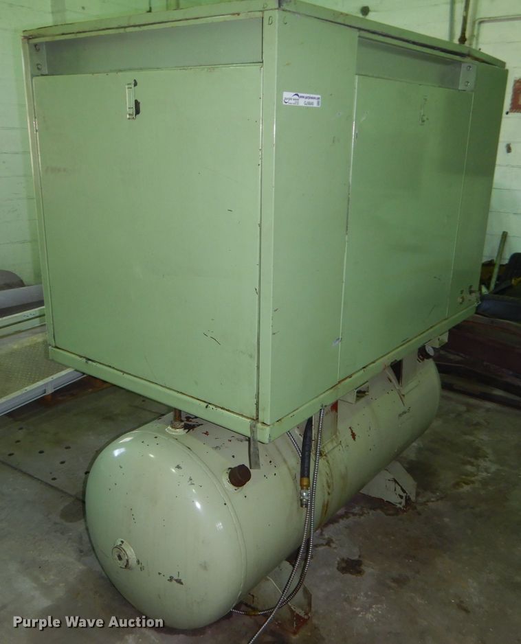 image for item GJ9849 Sullair ES-8 air compressor