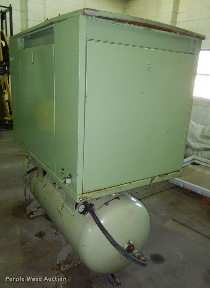 image for item GJ9849 Sullair ES-8 air compressor