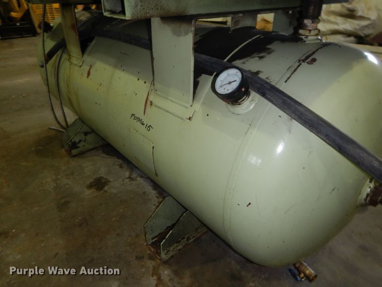 image for item GJ9849 Sullair ES-8 air compressor