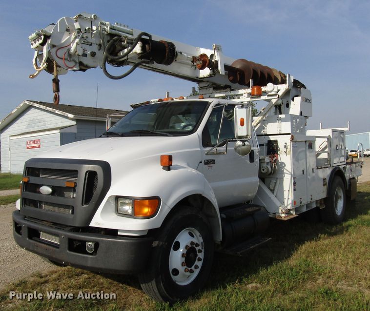image for item DE2396 2008 Ford F750 Super Duty digger derrick truck