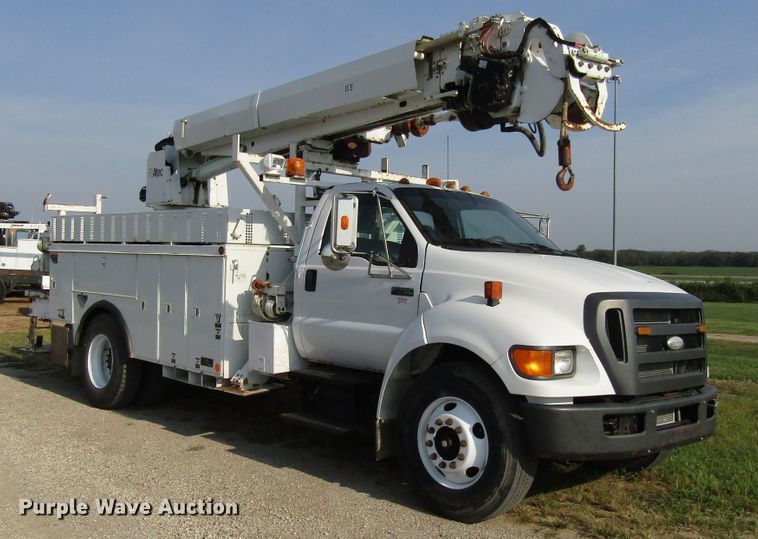 image for item DE2396 2008 Ford F750 Super Duty digger derrick truck
