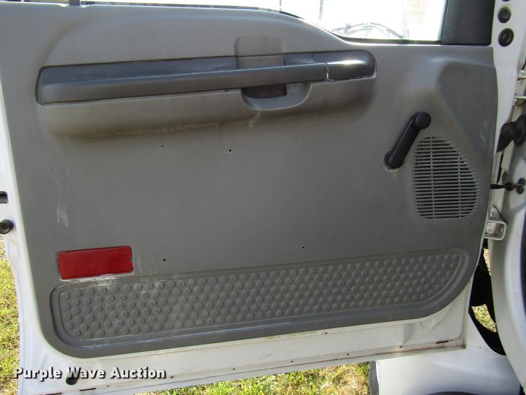 image for item DE2396 2008 Ford F750 Super Duty digger derrick truck