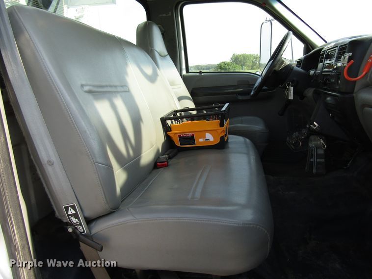 image for item DE2396 2008 Ford F750 Super Duty digger derrick truck