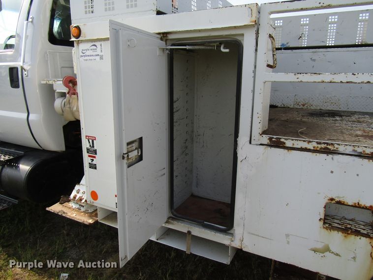 image for item DE2396 2008 Ford F750 Super Duty digger derrick truck