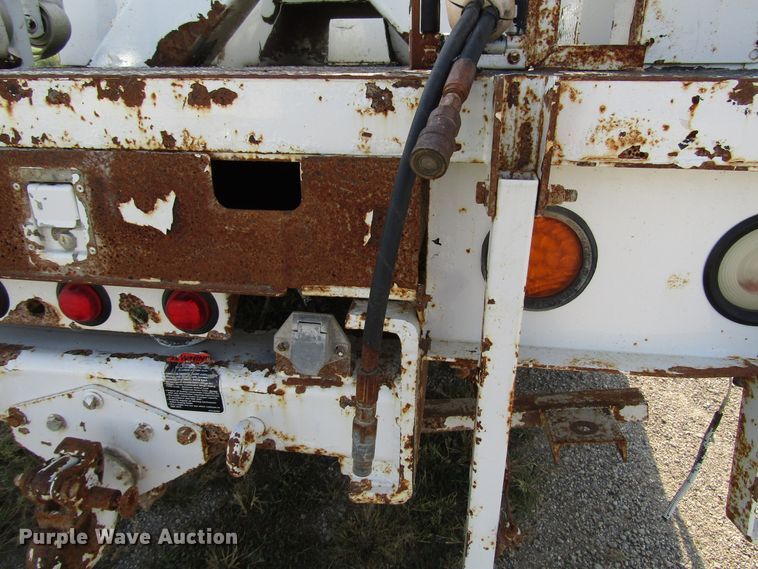 image for item DE2396 2008 Ford F750 Super Duty digger derrick truck