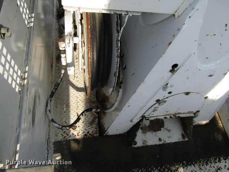 image for item DE2396 2008 Ford F750 Super Duty digger derrick truck