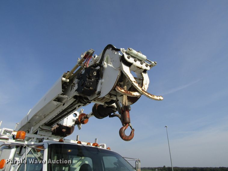 image for item DE2396 2008 Ford F750 Super Duty digger derrick truck