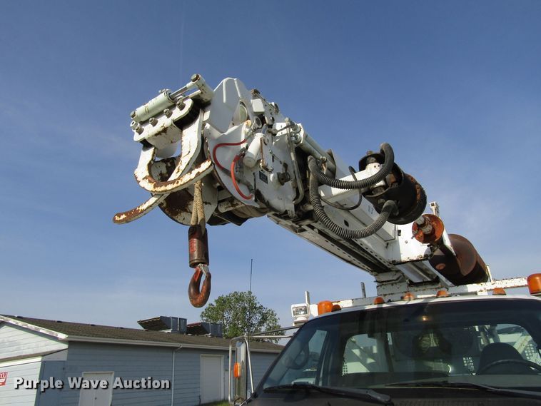 image for item DE2396 2008 Ford F750 Super Duty digger derrick truck