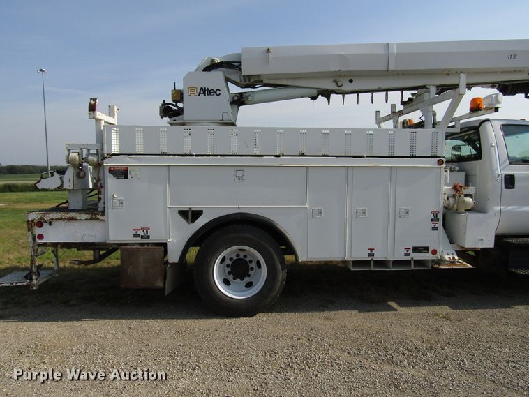 image for item DE2396 2008 Ford F750 Super Duty digger derrick truck