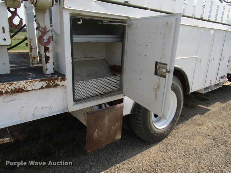 image for item DE2396 2008 Ford F750 Super Duty digger derrick truck