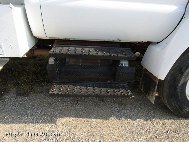 image for item DE2396 2008 Ford F750 Super Duty digger derrick truck